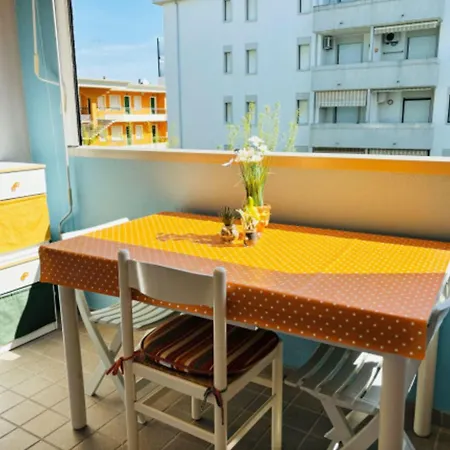 Bright With A Lovely Terrace - Beahost